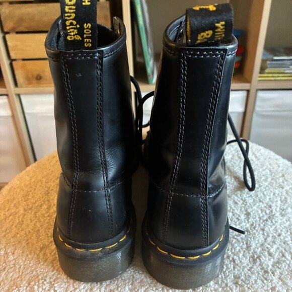 Black High Top Leather Lace Up Dr. Martens Sz 8 - Picture 5 of 6